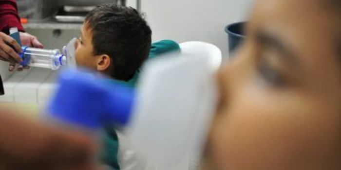 Fibrose cística é uma doença genética que exige diagnóstico precoce e acompanhamento especializado para melhorar a qualidade de vida.