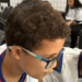 Alunos de escola municipal de Vitória desenvolvem Semáforo do Som, dispositivo com Arduino que identifica níveis de ruído e promove inclusão.