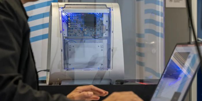Computador quântico instalado na Firjan Senai começa a formar profissionais e pesquisadores para aplicações futuras da tecnologia no Brasil.