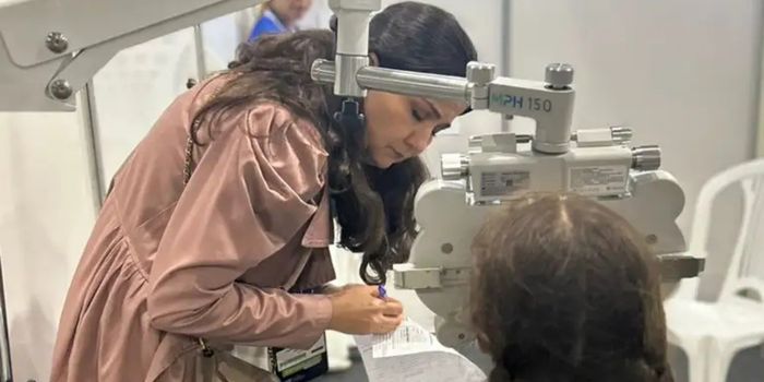 Crianças com TEA podem enfrentar dificuldades no atendimento oftalmológico. Veja estratégias para tornar exames e consultas mais tranquilos e eficazes.