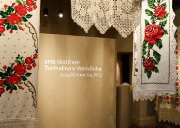 Exposição gratuita no Rio de Janeiro apresenta a arte têxtil de Turmalina e Veredinha, no Vale do Jequitinhonha, com tecidos, bordados e artesanato.