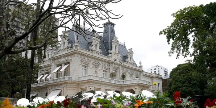 Ministério da Cultura homologa tombamento do Palacete Celina Guinle e de seus jardins, no Rio de Janeiro, garantindo proteção definitiva ao patrimônio histórico.