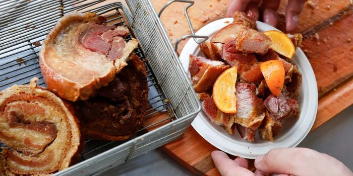 Festival de Tiradentes reúne 70 mil pessoas e destaca a influência portuguesa na gastronomia mineira durante dez dias de programação.