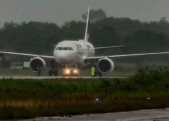 Novas regras da Anac para passageiros indisciplinados já estão em vigor e preveem multas de até R$ 17,5 mil e suspensão de embarque por até 12 meses.