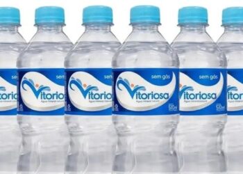 Anvisa interdita água mineral Vitoriosa após análise identificar coliformes totais. Produto não deve ser vendido nem consumido durante a interdição.
