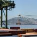Balança comercial brasileira registra superávit de US$ 7,4 bilhões em agosto, com alta das exportações e recorde na corrente de comércio.