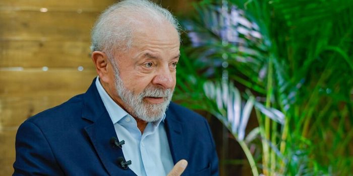 Lula sanciona lei que acaba com o Imposto de Importação sobre compras internacionais de até US$ 50, encerrando a chamada “taxa das blusinhas”.
