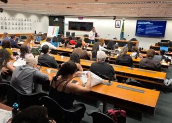 4º Congresso Brasileiro de Comunicação Pública reúne especialistas em Brasília para discutir informação de qualidade, inteligência artificial, desinformação e diálogo com a sociedade.