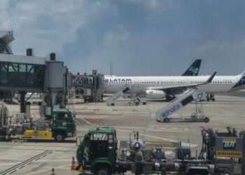 Petrobras reajusta em 13,9% o preço do querosene de aviação em setembro. QAV sobe R$ 0,68 por litro, em média, nas refinarias.
