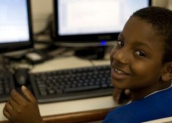 MEC aponta que 78,7% das escolas públicas estão dentro dos parâmetros adequados de conectividade, segundo dados atualizados até julho de 2026.