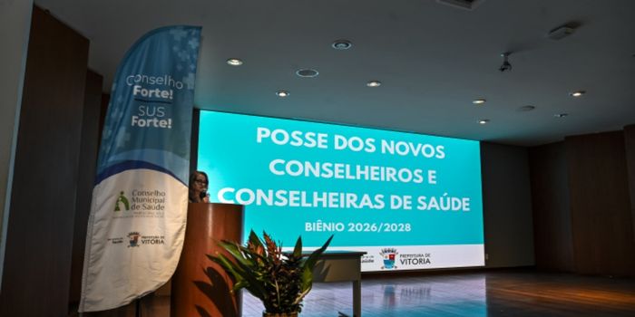 Conselho Municipal de Saúde de Vitória empossou novos membros para o biênio 2026/2028 em solenidade realizada no auditório da Prefeitura de Vitória.