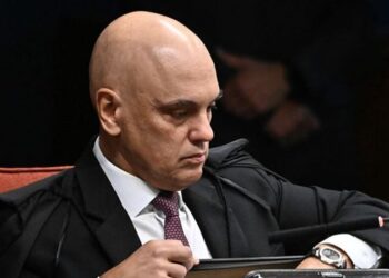 Damares Alves deve protocolar pedido de impeachment de Alexandre de Moraes após novas informações de investigação envolvendo Daniel Vorcaro.