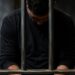 Homem de 35 anos é preso no Rio Grande do Sul suspeito de sequestrar e abusar de uma menina de 10 anos após enganar a avó da criança.