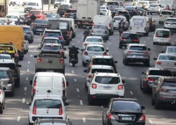 Programa CNH do Brasil habilitou mais de 2 milhões de novos condutores em nove meses e registrou alta de 216% nos pedidos de primeira habilitação.
