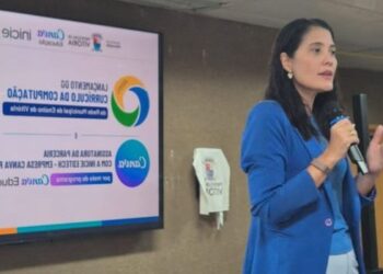 Vitória lança Currículo da Computação na rede municipal de ensino, com conteúdos sobre pensamento computacional, mundo digital e cultura digital.