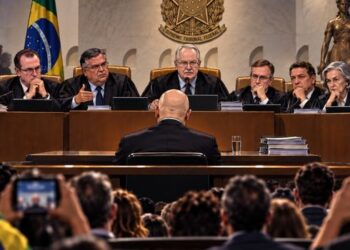 Editorial de O Globo defende que o STF avalie a abertura de investigação sobre Alexandre de Moraes e analise os fatos apresentados no caso.