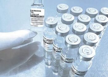 Anvisa autoriza estudos clínicos da primeira vacina de RNAm contra covid-19 desenvolvida no Brasil pela Fiocruz.