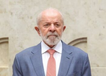Lula pede quebra total do sigilo das investigações do Banco Master, cobra transparência e critica vazamentos seletivos no caso.