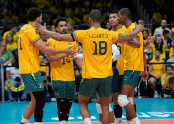 Brasil vence a Venezuela por 3 a 0 no Sul-Americano de vôlei, garante vaga no Mundial de 2027 e enfrenta a Argentina neste domingo.