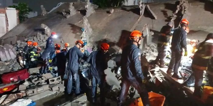 Prédio em construção desabou sobre uma casa na Penha, em São Paulo, deixando dois mortos e duas pessoas resgatadas, entre elas uma criança.