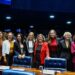 Candidaturas femininas cresceram no Brasil nas últimas décadas, mas participação das mulheres entre os eleitos ainda permanece baixa.