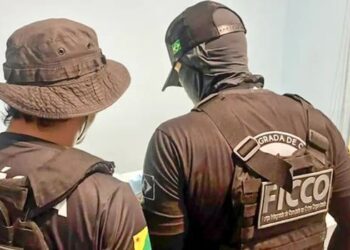 Operação da Ficco mobiliza agentes em 19 estados contra suspeitos de ligação com facções. São 106 mandados de prisão e bloqueio de mais de R$ 508 milhões.