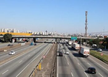 Seminário Internacional de Segurança no Trânsito reúne especialistas em Brasília para discutir prevenção de acidentes, infraestrutura, fiscalização e educação viária.