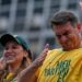 Flávio Bolsonaro participou de ato na Avenida Paulista e prometeu retirar Alexandre de Moraes do STF caso seja eleito presidente em 2026.