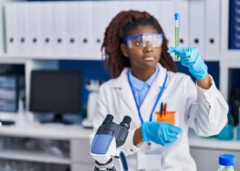 Prêmio Mulheres e Ciência recebe inscrições até 10 de setembro e oferece prêmios de até R$ 40 mil para pesquisadoras.
