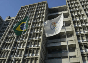 Justiça do Rio aumenta para R$ 35 mil a indenização que a Uerj deverá pagar a três candidatas negras constrangidas durante uma prova.