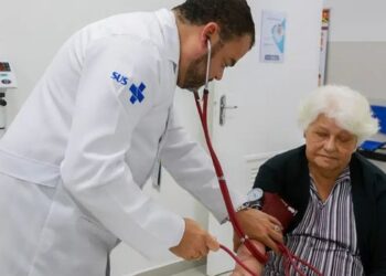 Enamed 2026 será aplicado neste domingo em todo o Brasil para avaliar estudantes e cursos de medicina. Prova também será usada em processos de residência médica.
