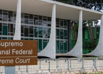 STF analisa nesta terça-feira (15) se Alexandre de Moraes pode ser investigado após mensagens entre o ministro e Daniel Vorcaro serem encontradas pela PF.