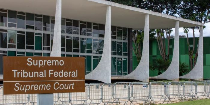 STF analisa nesta terça-feira (15) se Alexandre de Moraes pode ser investigado após mensagens entre o ministro e Daniel Vorcaro serem encontradas pela PF.