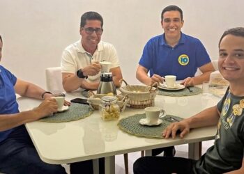 Pazolini abre vantagem sobre Ricardo Ferraço, recebe Flávio Bolsonaro e amplia pressão política no Espírito Santo