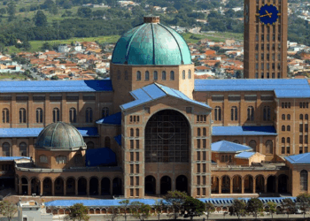 Santuário Nacional de Aparecida prepara programação especial para o Dia de Nossa Senhora Aparecida, com missas, procissões e homenagens à Padroeira do Brasil.
