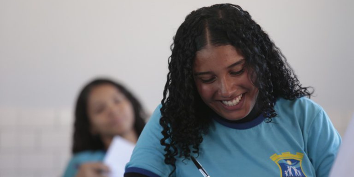 Painel do Inep reúne dados de mais de 5 milhões de inscritos no Enem 2026, com informações sobre idade, perfil racial, escolaridade e acessibilidade.