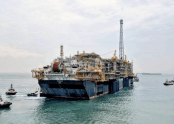 Produção brasileira de petróleo e gás natural atingiu recorde em 2025, com alta de 12,7% sobre 2023 e forte participação dos campos do pré-sal.