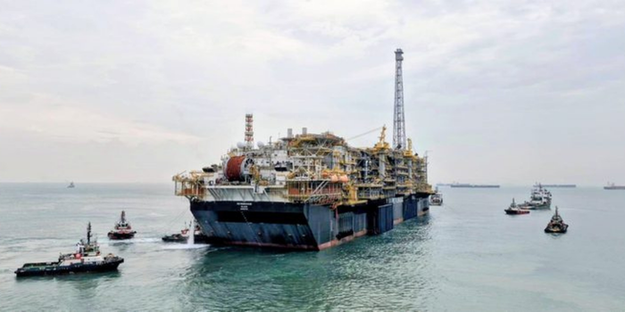 Produção brasileira de petróleo e gás natural atingiu recorde em 2025, com alta de 12,7% sobre 2023 e forte participação dos campos do pré-sal.