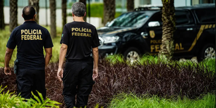 CCJ do Senado conclui votação da PEC da Segurança Pública, que prevê penas mais duras para facções, integração das forças policiais e mudanças no financiamento do setor.