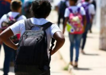 Pesquisa do IBGE revela que o trabalho infantil caiu no Brasil em 2025, mas ainda atinge 1,499 milhão de crianças e adolescentes de 5 a 17 anos.