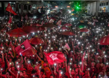 Reeleição de Lula repercute em jornais estrangeiros e provoca análises sobre polarização política, economia, Congresso Nacional e relações internacionais do Brasil.