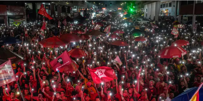 Reeleição de Lula repercute em jornais estrangeiros e provoca análises sobre polarização política, economia, Congresso Nacional e relações internacionais do Brasil.