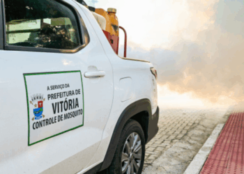Prefeitura de Vitória divulga calendário do fumacê em outubro para combater o Aedes aegypti e orienta moradores sobre prevenção.