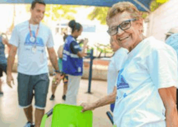 SUS amplia cuidados para cerca de 36 milhões de idosos no Brasil, com ações de atenção primária, vacinação, atendimento domiciliar e acompanhamento da saúde.