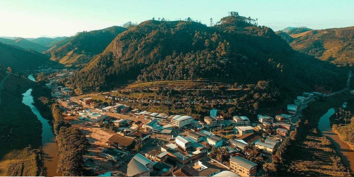 Rota Turística da Pratinha de Ibitirama é proposta em projeto de lei no Espírito Santo. Iniciativa busca divulgar atrativos naturais e incentivar emprego, renda e turismo sustentável.