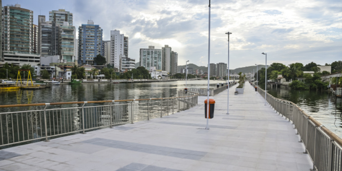 Prefeitura de Vitória inaugura neste sábado (24), às 16h30, novo trecho urbanizado do Canal de Camburi, com espaço de lazer e mobilidade.