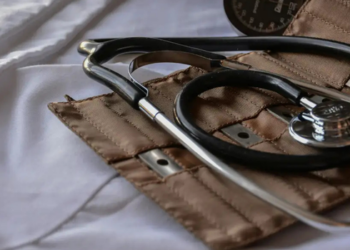 Pesquisa da Sociedade Brasileira de Cardiologia aponta hipertensão em 28,3% de crianças e adolescentes e alerta para obesidade, sedentarismo e excesso de telas.