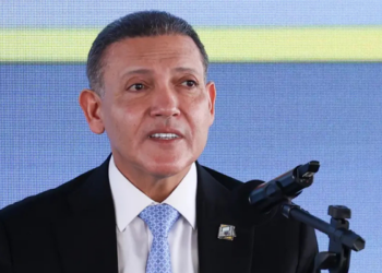 TSE cobra explicações sobre o transporte público em Salvador e analisa pedido para ampliar o horário de votação em três cidades baianas.