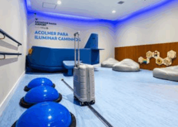 Aeroportos de Belém e Salvador recebem salas multissensoriais para passageiros neurodivergentes. Brasil passa a contar com 23 espaços de acolhimento.
