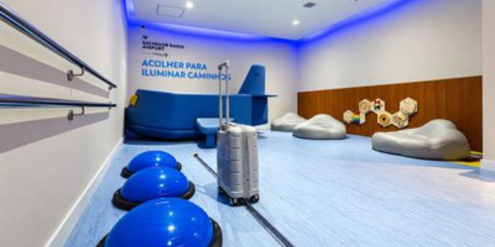 Aeroportos de Belém e Salvador recebem salas multissensoriais para passageiros neurodivergentes. Brasil passa a contar com 23 espaços de acolhimento.
